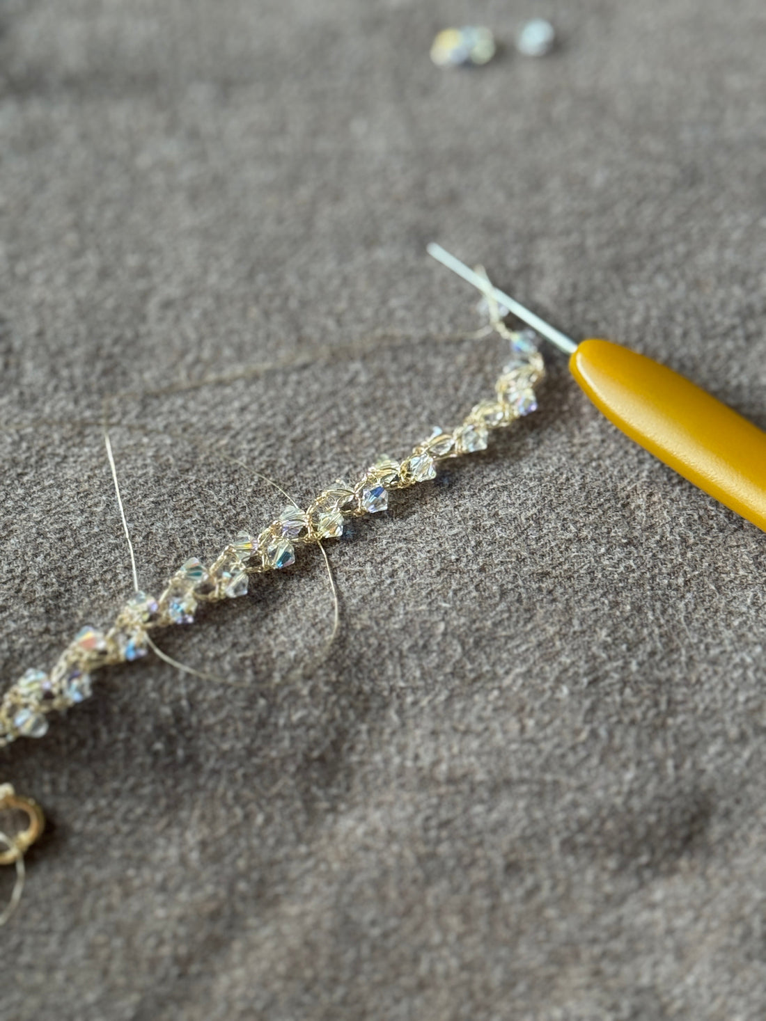 Nertų papuošalų kilmė ir jų reikšmė šiuolaikinėje papuošalų madoje