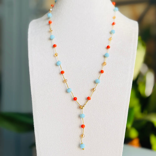 universalus kaklo ir rankos papuošalas rankų darbo nertas vąšeliu su oranžiniais, žydrais ir rožiniais stiklo kristalais